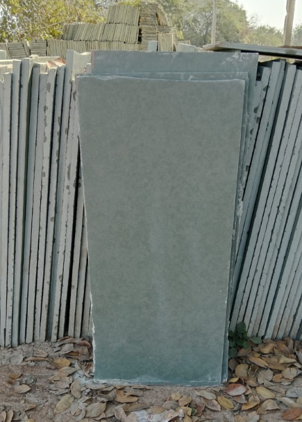 270-435X607_INTERIOR-RIGHT-Acadian-Black